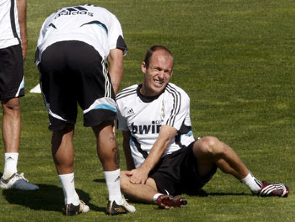 Foto: Robben recibe tres puntos en la pierna derecha