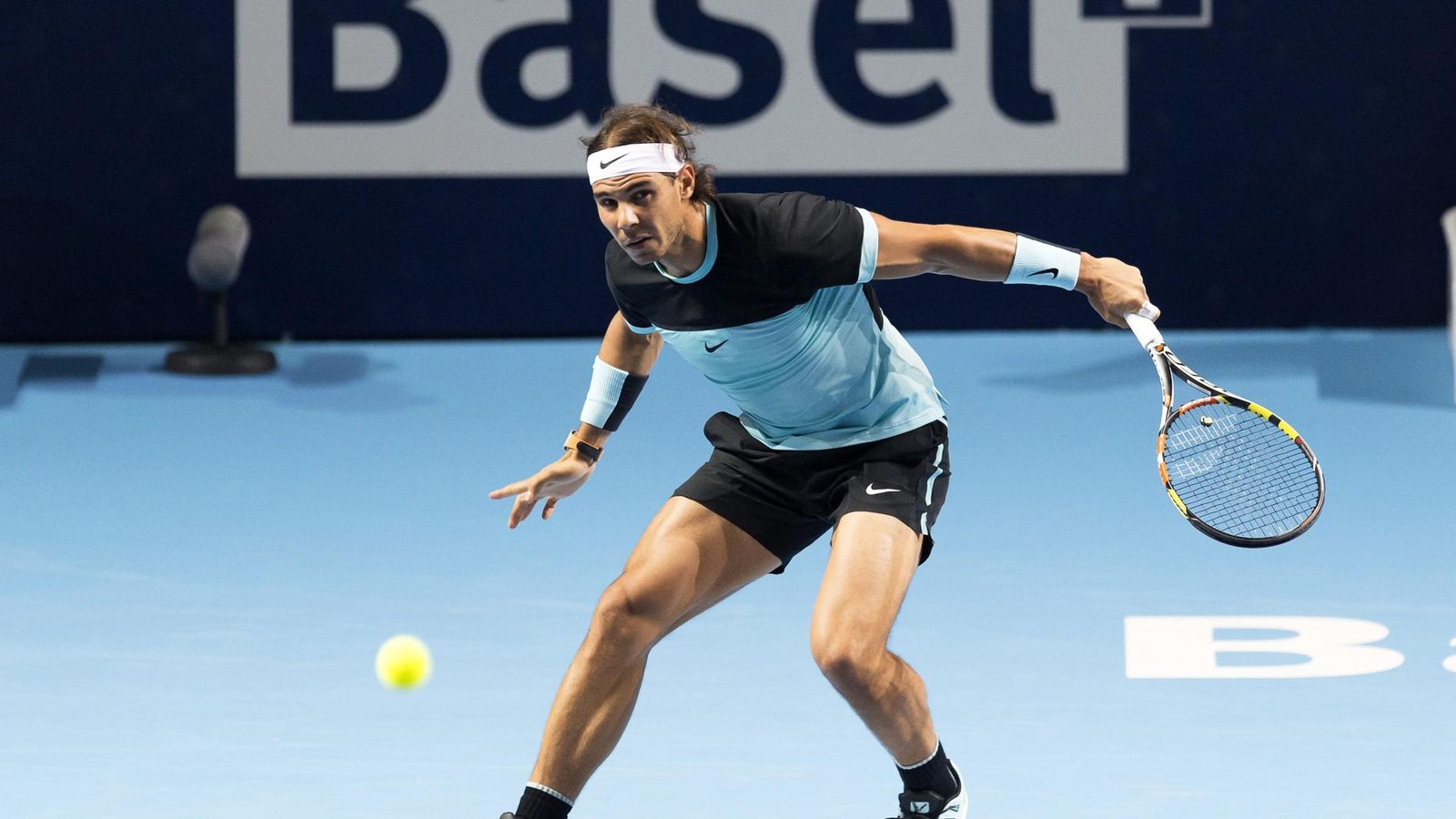 Foto: Nadal lucha por las semifinales de Basilea (EFE).