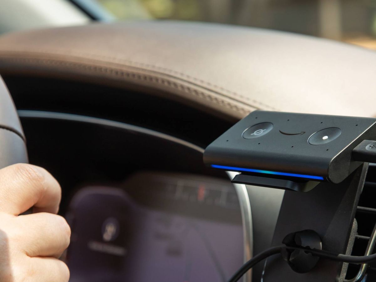 Conducción inteligente de la mano de Alexa Echo Auto