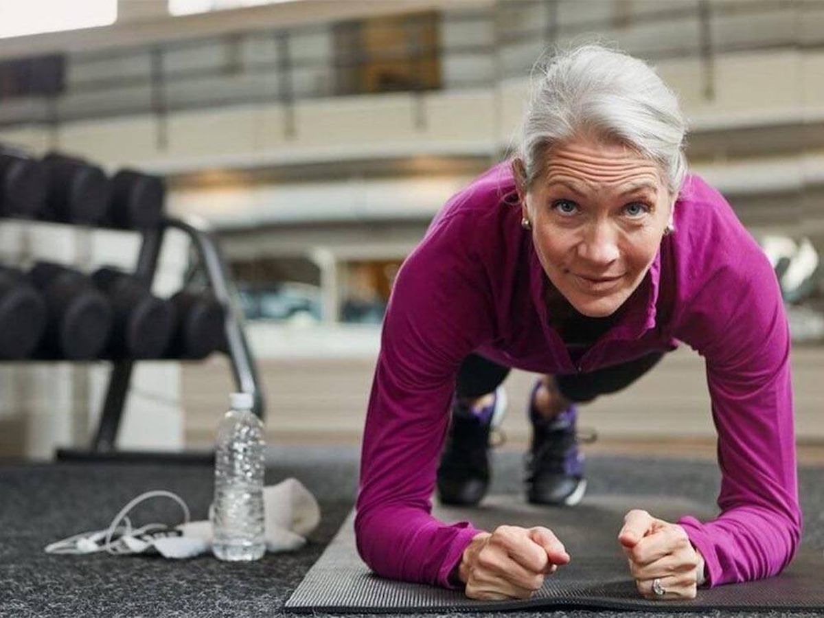 Foto: El entrenamiento de 20 minutos con el que bajarás de peso en la menopausia (iStock)
