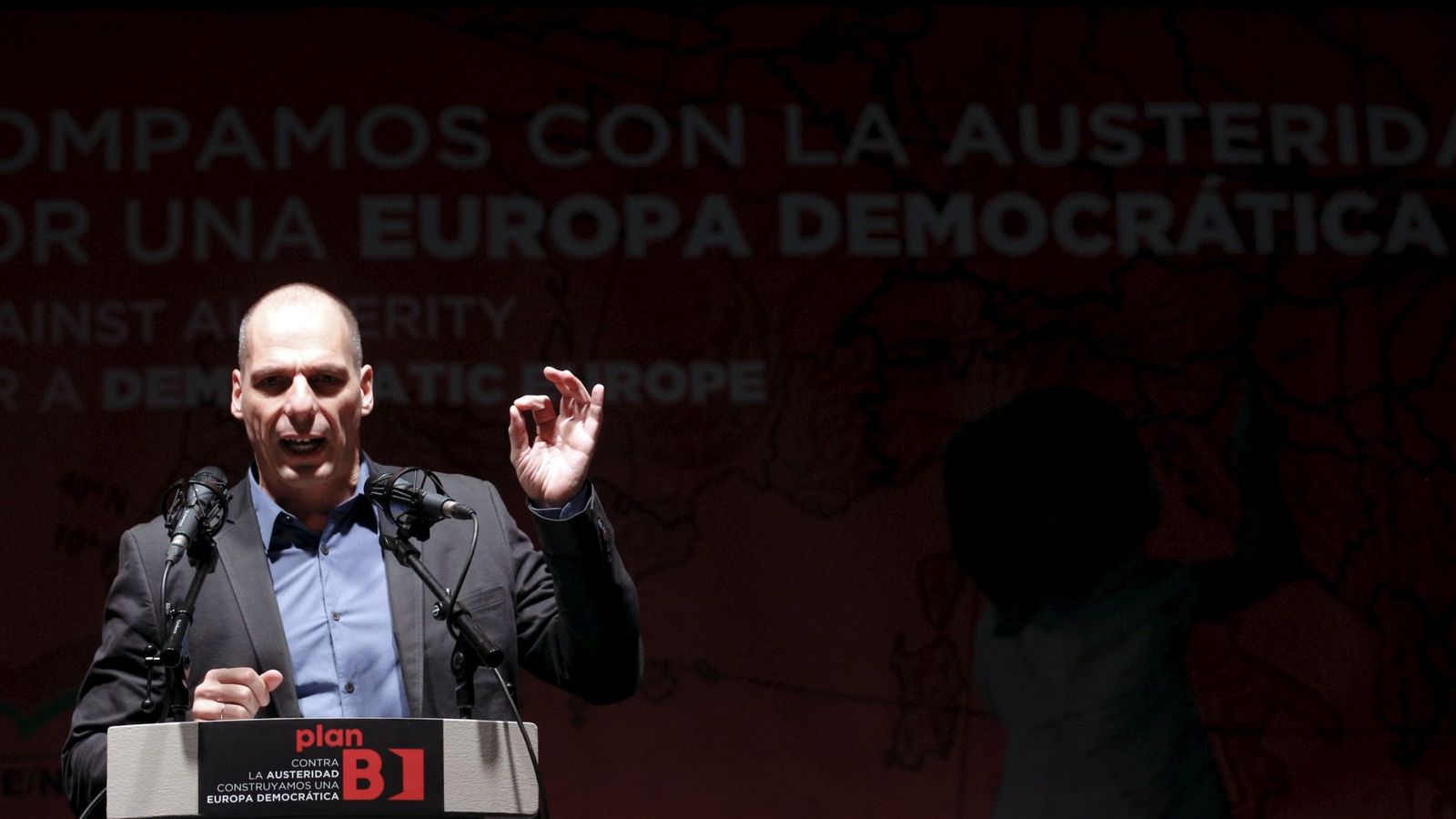 Foto: El exministro de finanzas de Grecia Yanis Varufakis, en la presentación del 'Plan B para Europa' en Madrid. (EFE)