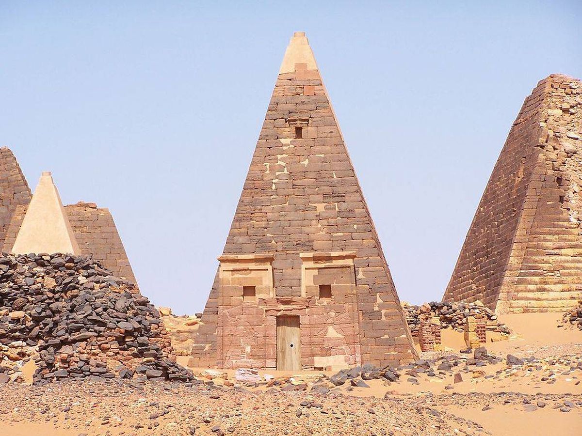 tumbas perdidas Nubia: así son las desconocidas 250 pirámides de Sudán