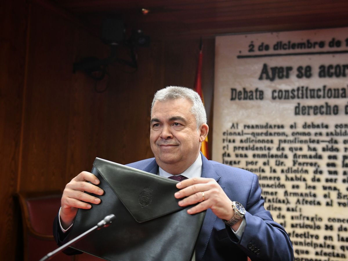 Foto: El secretario de Organización del PSOE, Santos Cerdán, en la comisión de investigación del Senado. (Europa Press/Fernando Sánchez)