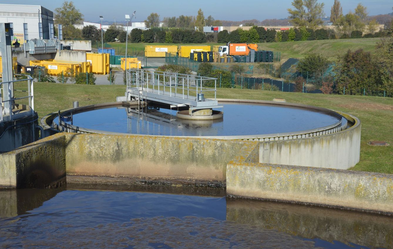 Estación depuradora de aguas residuales. (EFE/A. Jiménez)