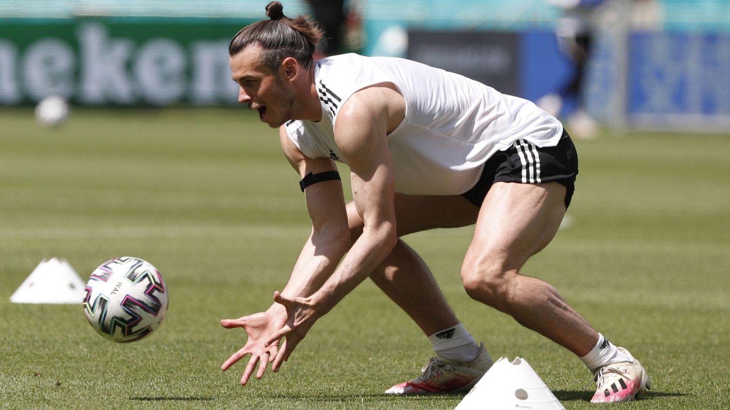 Bale en un entrenamiento con Gales. (EFE)
