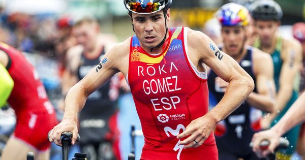 Foto: El triatleta español, Javier Gómez Noya, durante una prueba de alta competición. (Efe)
