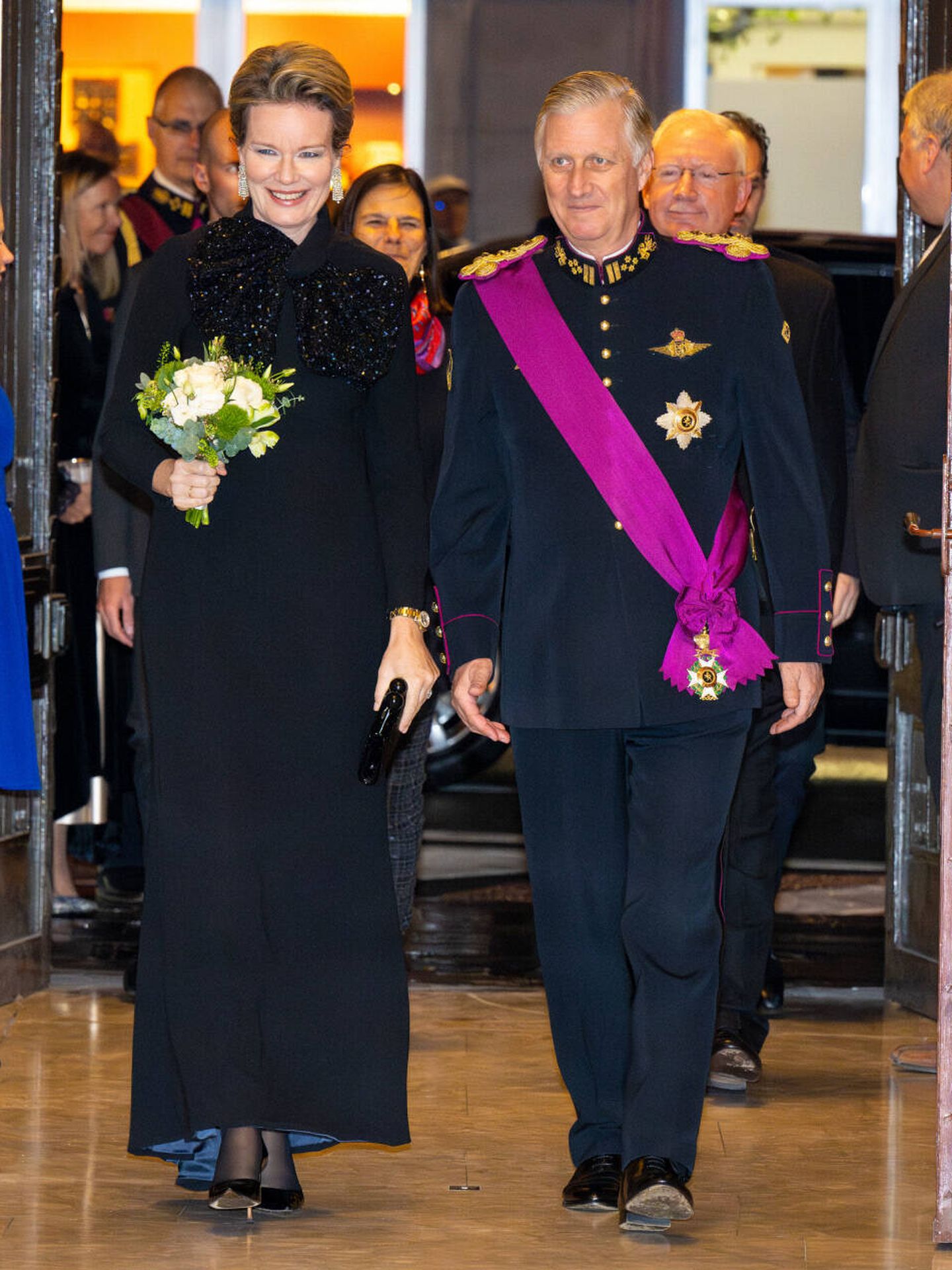 Matilde y Felipe de Bélgica a su llegada al concierto de gala en honor a su décimo aniversario en el trono. (Gtres)