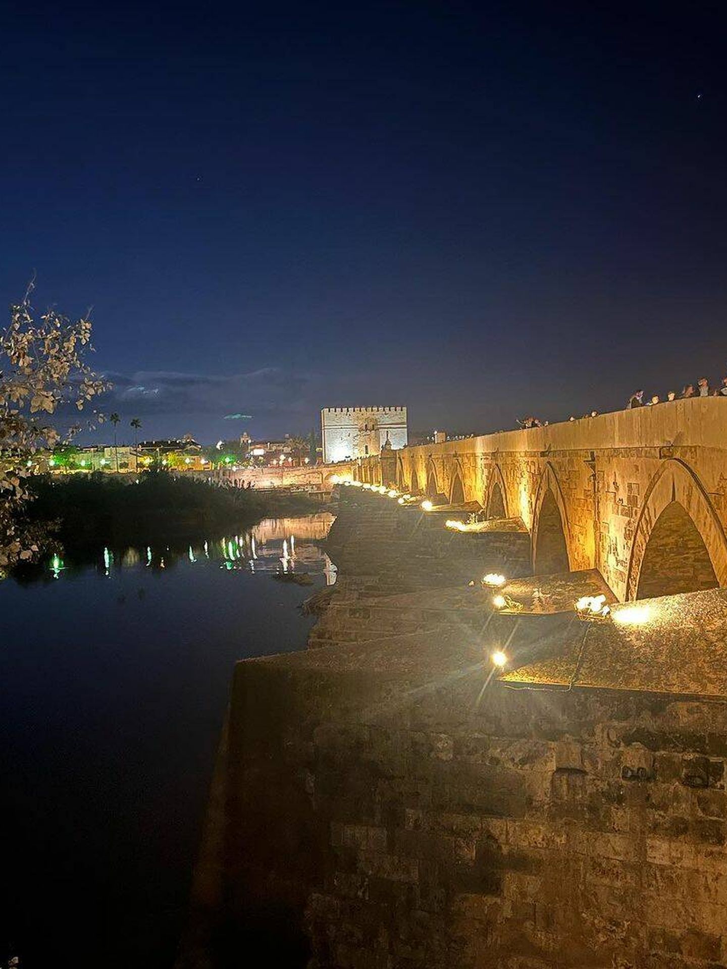El puente romano sobre el Guadalquivir a su paso por Córdoba. (Instagram/@virtroconis)
