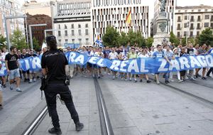 El Zaragoza tiene once jugadores y 23 días para construir una plantilla