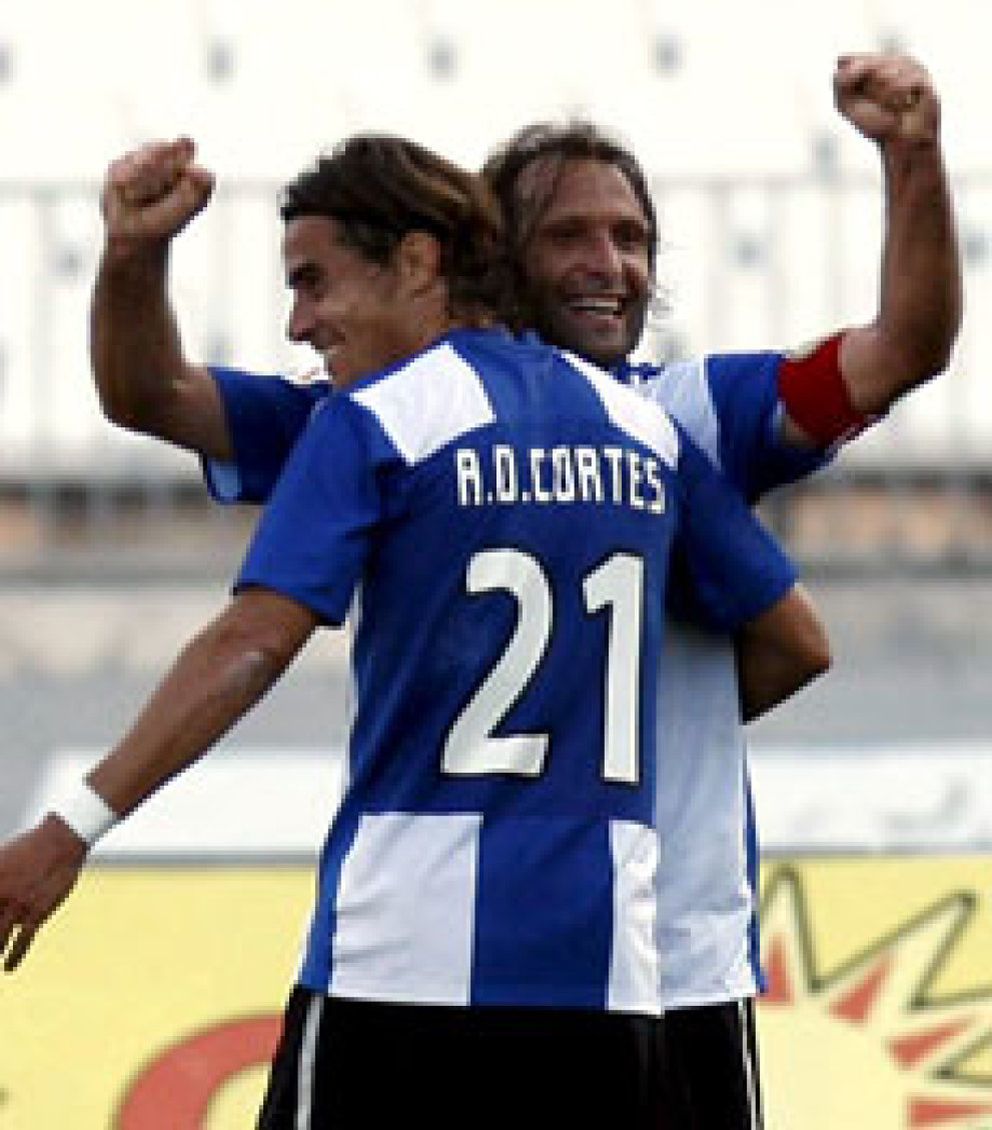 Foto: Ulloa marca el gol del empate y salva al Almería