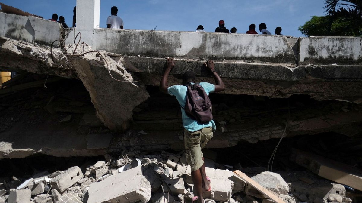 Haití eleva a 1.419 la cifra de muertes por el terremoto: los hospitales, saturados