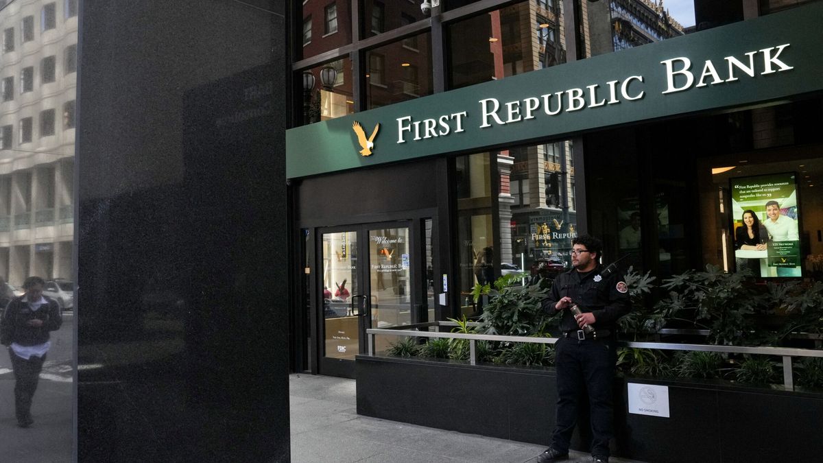 EEUU busca comprador para First Republic Bank antes de la apertura bursátil del lunes