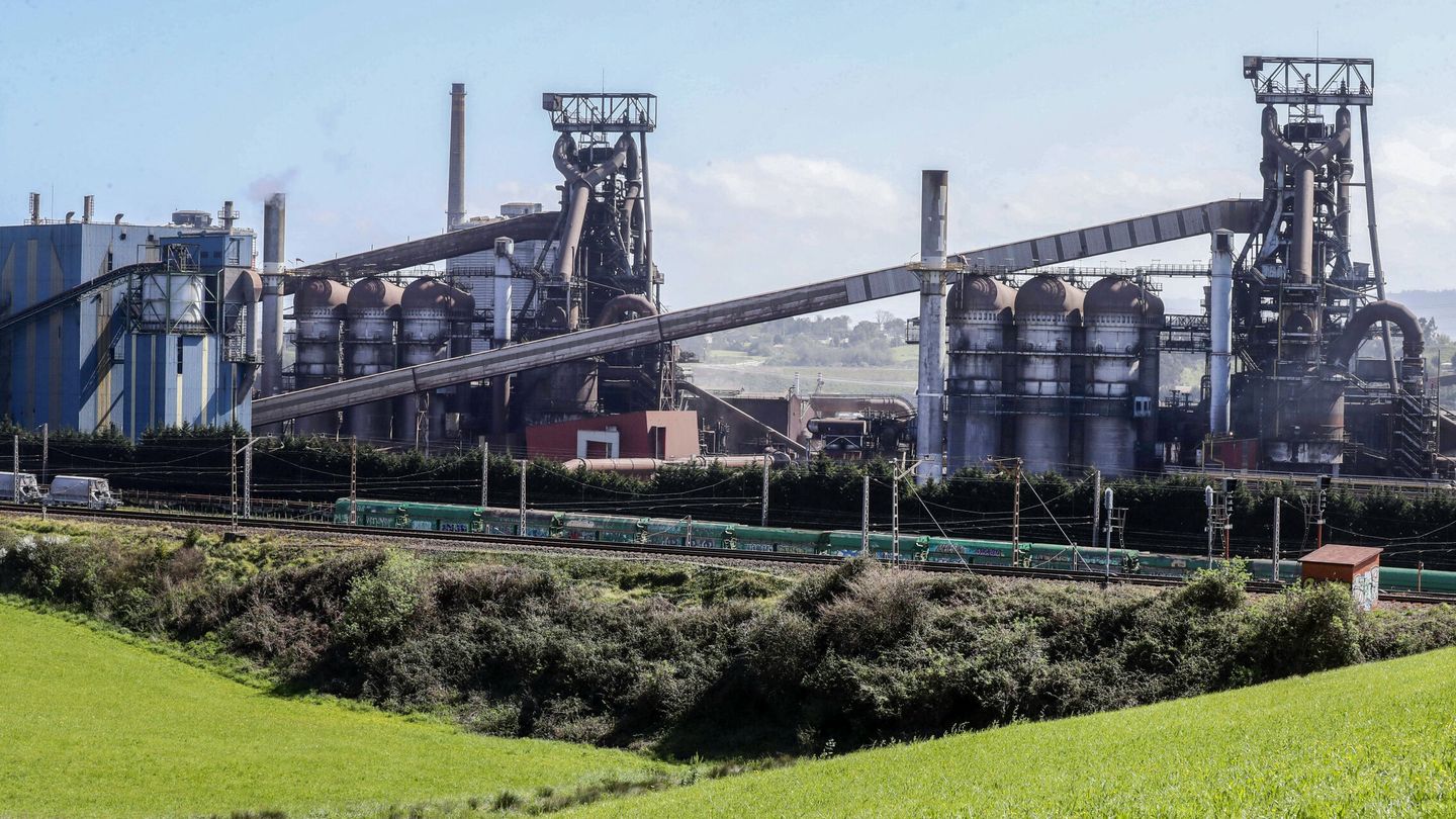 Planta de ArcelorMittal en Asturias. (EFE/J.L. Cereijido) 
