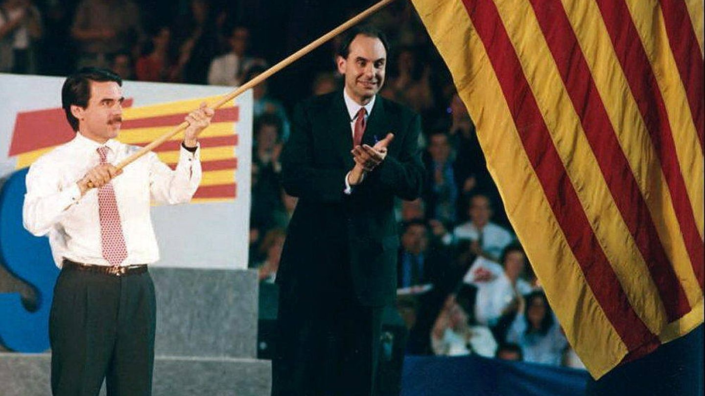 Aznar y Vidal-Quadras en un mitin en 1995, antesala de los días de vino y rosas entre CiU y el PP (EFE)