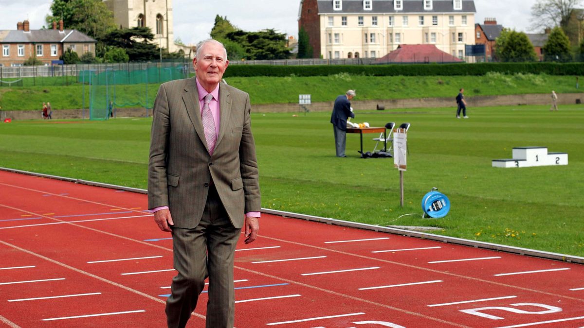 Fallece Roger Bannister, la leyenda del atletismo que bajó de 4 minutos en la milla