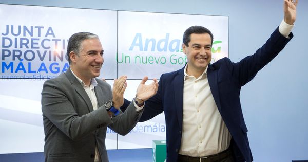 Foto: Elías Bendodo, presidente del PP de Málaga, y Juanma Moreno, presidente del PP-A y candidato a la Junta de Andalucía, ayer, en Málaga. (EFE)