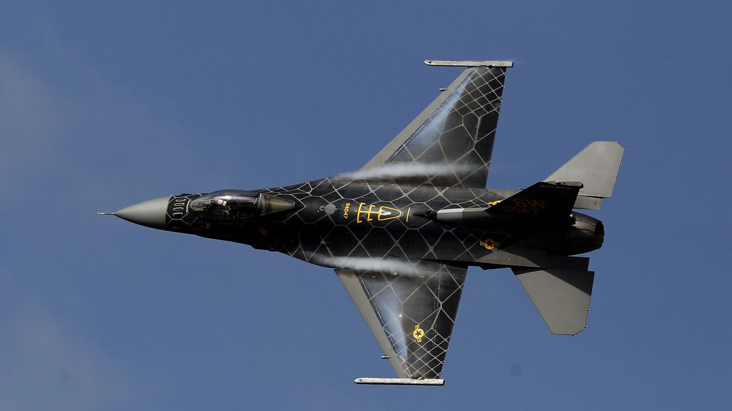 Un F-16 Viper de la Fuerza Aérea de Estados Unidos. (EFE - LUIS EDUARDO NORIEGA)