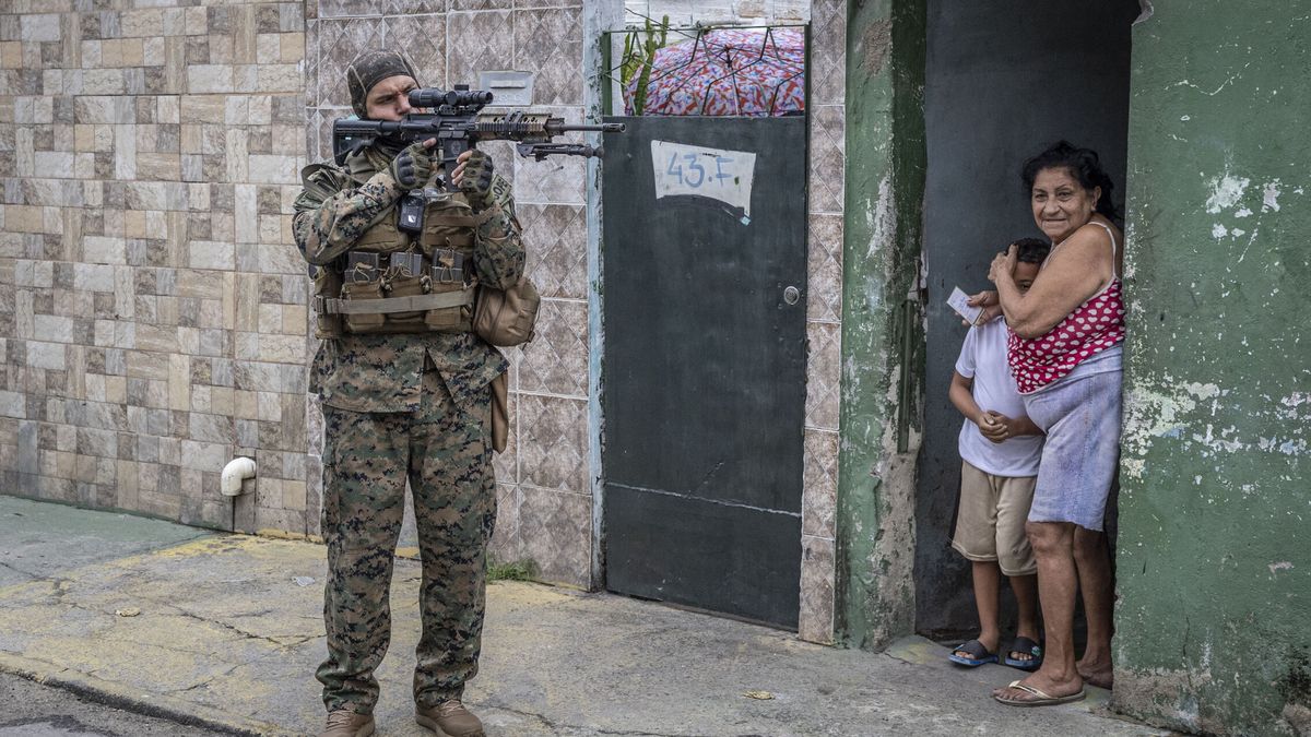 La clase media ya tiene miedo: el narco da el salto desde la favela y 'secuestra' la campaña electoral en Brasil