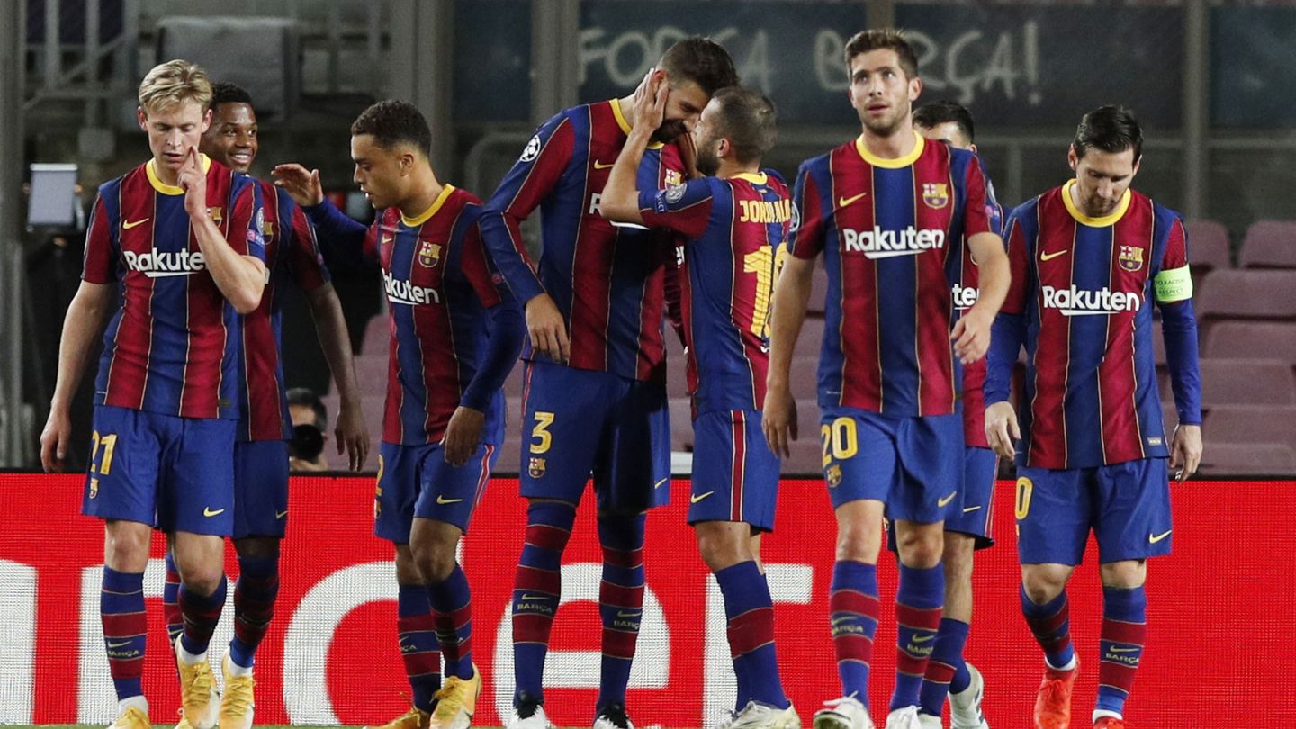Los jugadores del Barcelona en un partido sin público en el Camp Nou. (Efe)