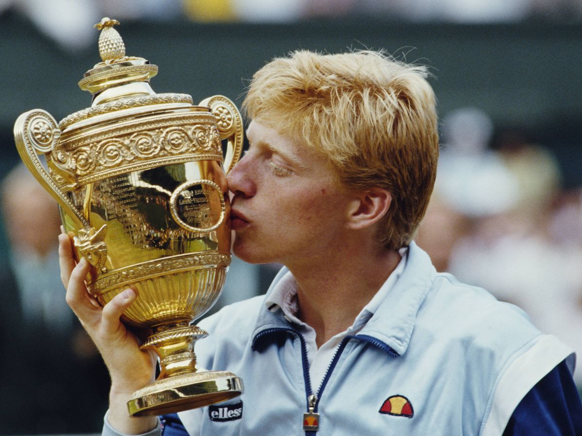 Foto: Boris Becker, ganando Wimbledon en 1985. (Getty/Steve Powell)