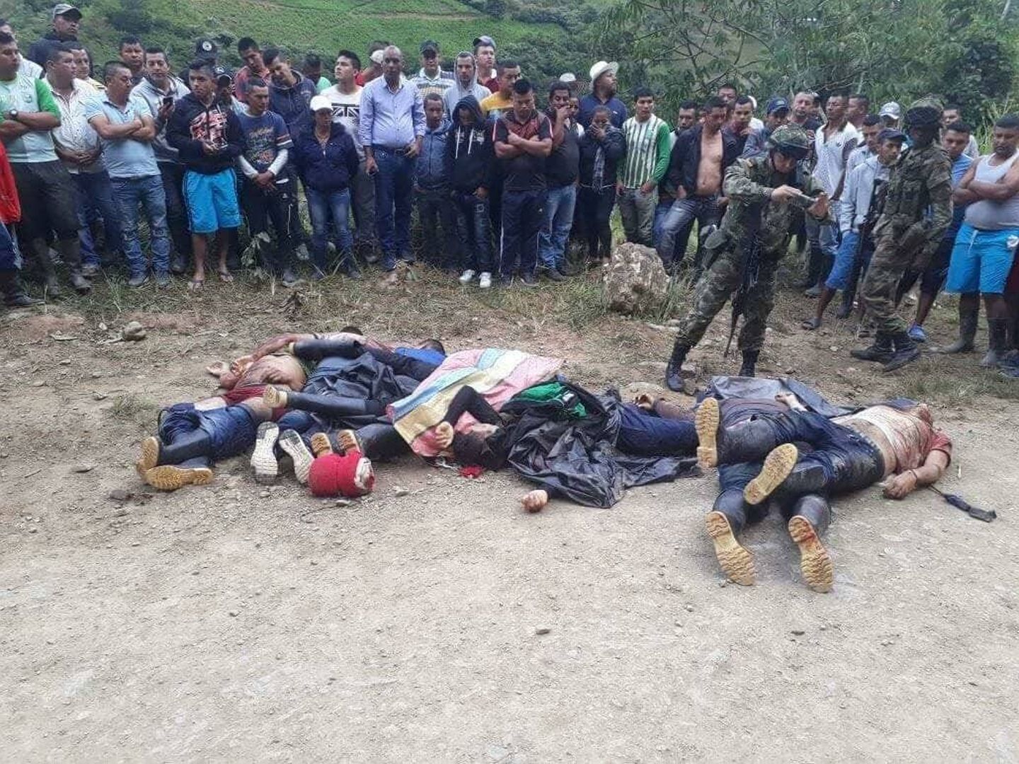 Los cadáveres de siete personas asesinadas en la localidad de Argelia, en Cauca, dos de las cuales eran antiguos miembros de las FARC