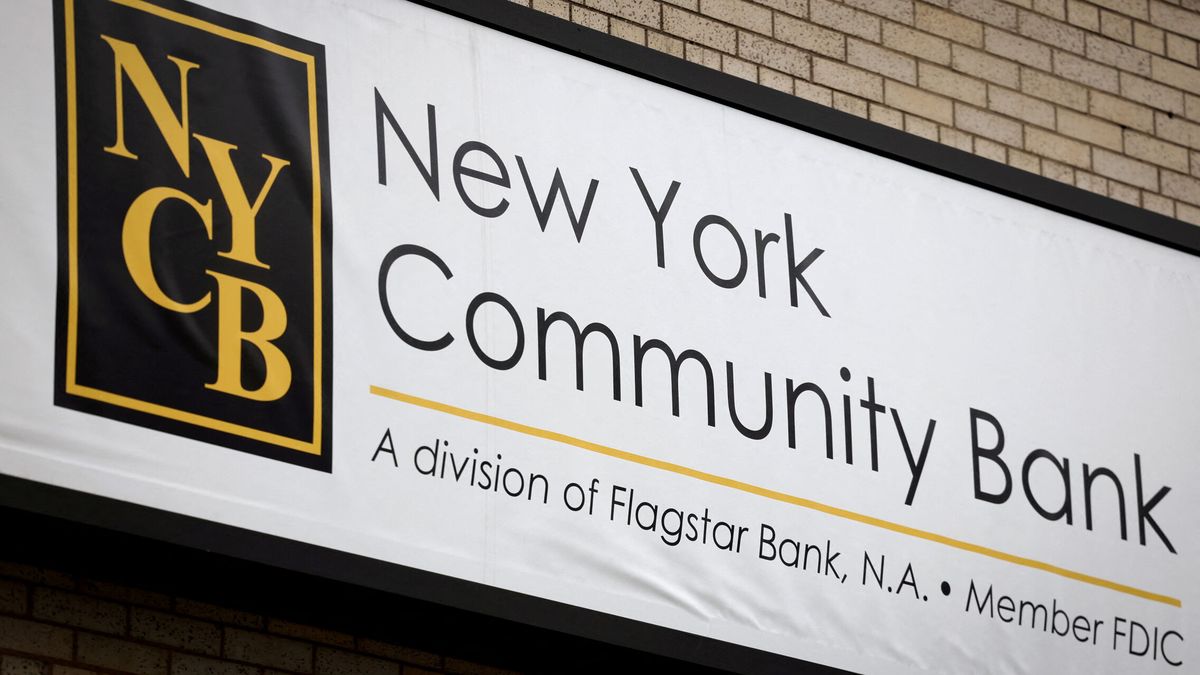Moody's rebaja la calificación del banco NYCB en plena crisis: se hunde un 56% en 7 días
