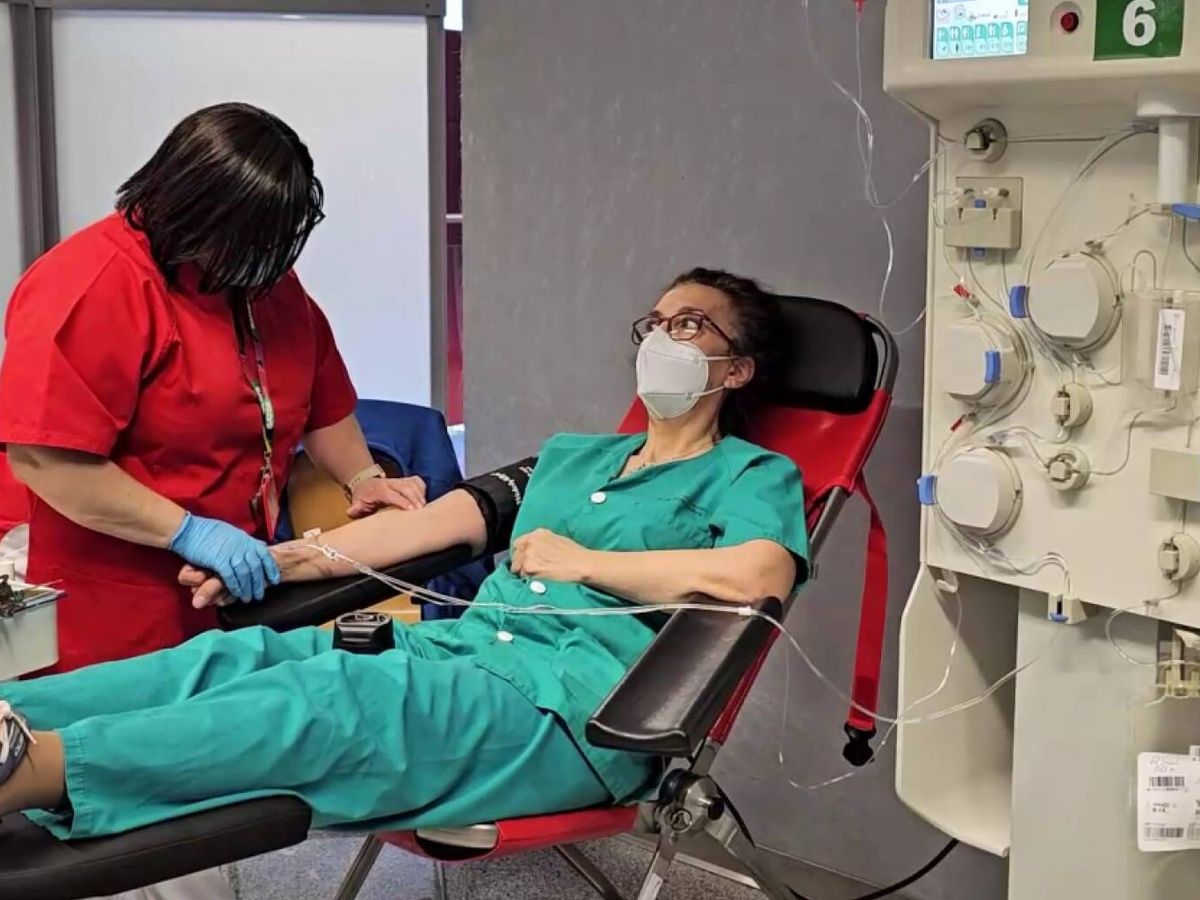 Foto: Vista de una paciente donando plasma. (Comunidad de Madrid)