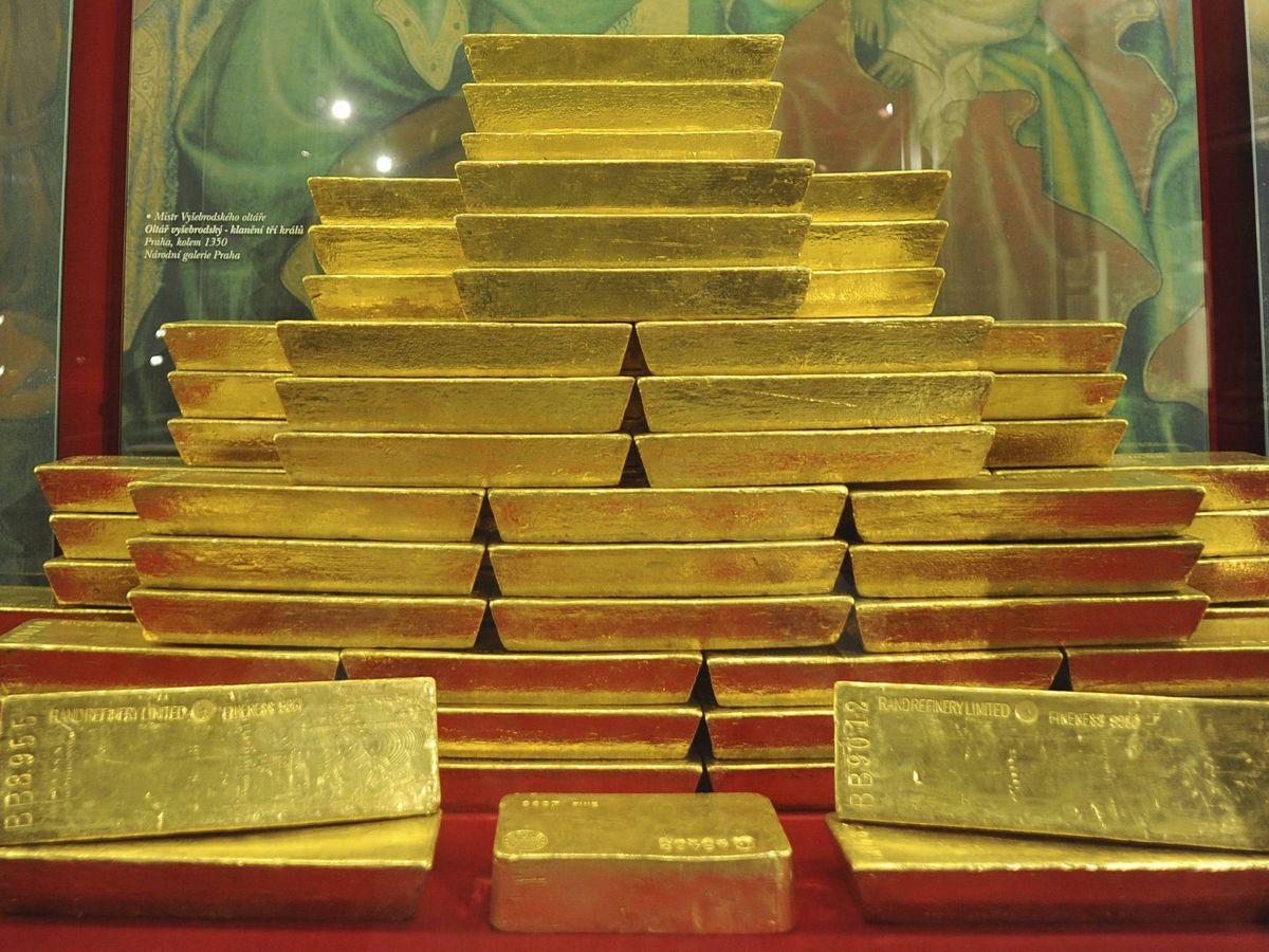 Foto: Varios lingotes de oro. (EFE/Filip Singer)