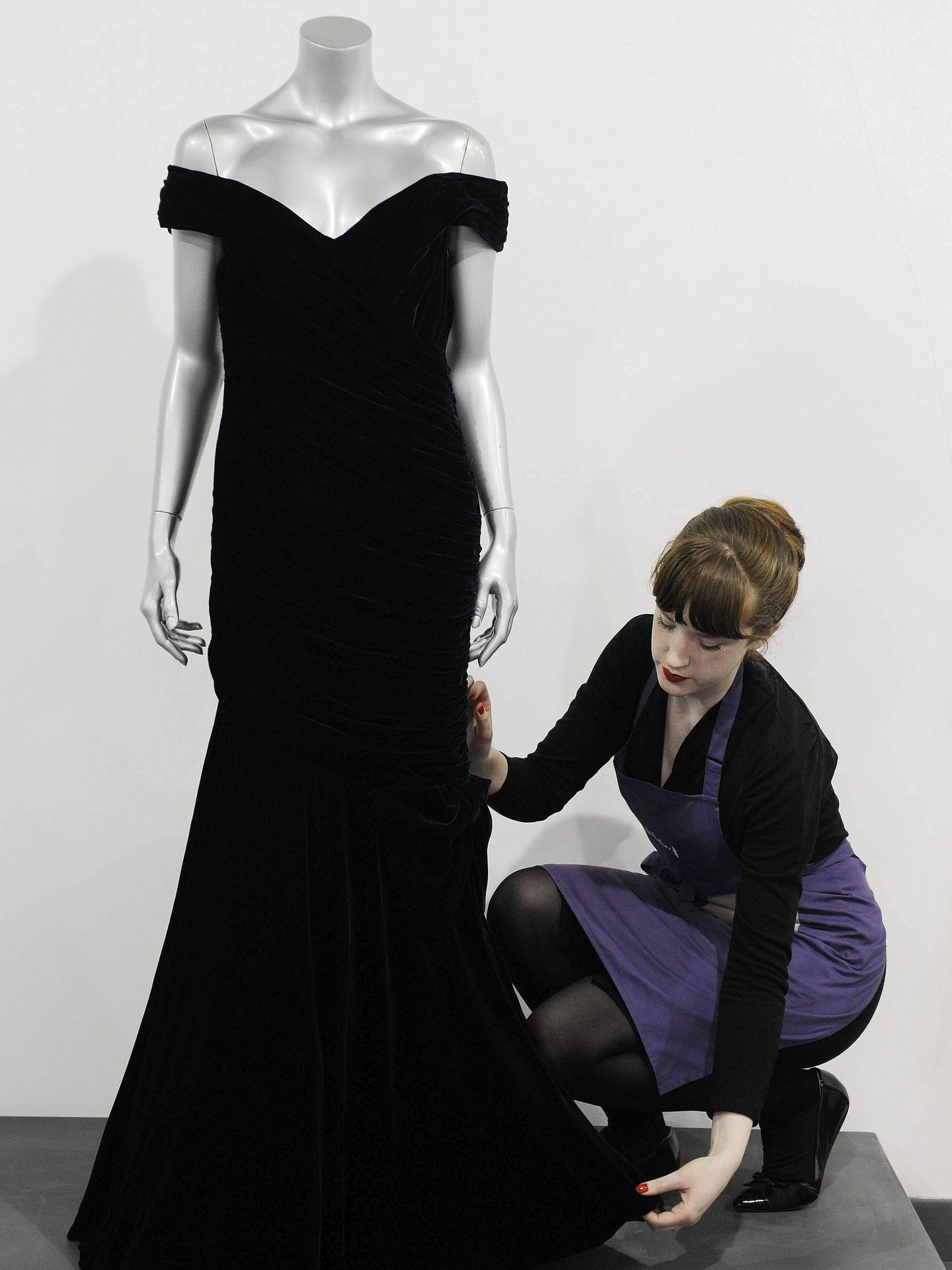 El vestido que Lady Di llevó para bailar con John Travolta se expondrá en  Londres