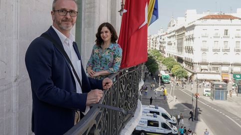 Sanidad ofrece un convenio sobre Barajas y Madrid aplaza la obligación de mascarilla