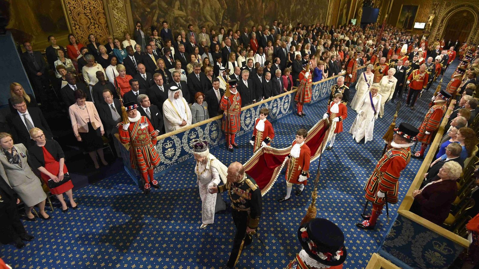 Foto: Isabel II y el príncipe Felipe, durante un acto en el Palacio de Westminster el 18 de mayo de 2016. (Reuters)