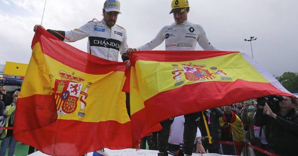 Foto: Fernando Alonso y Carlos Sainz en el pasado Gran Premio de España. (EFE)