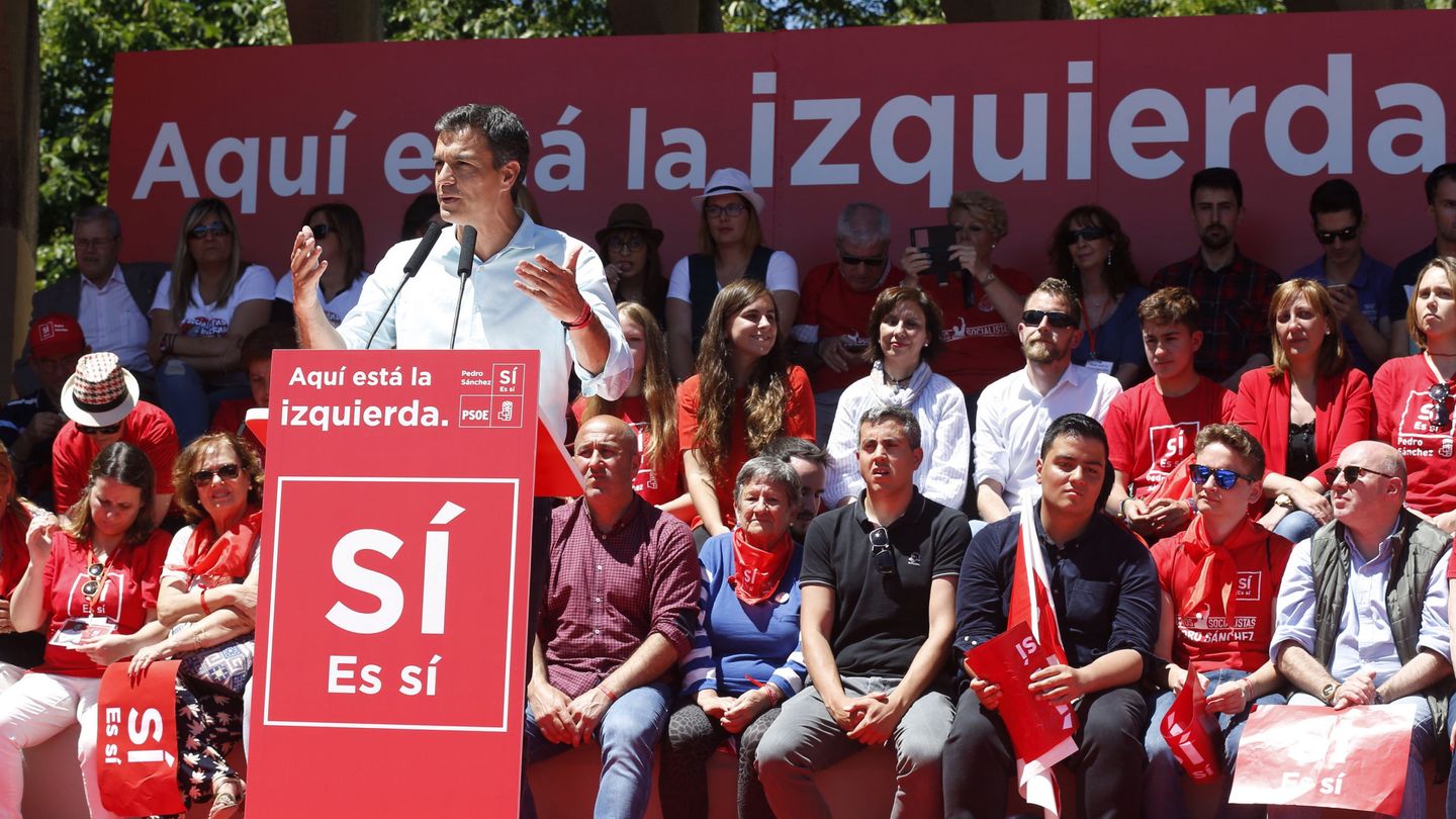Pedro Sánchez, en el mitin de cierre de las primarias, el pasado 20 de mayo en Madrid. Su 'claim', 'Aquí está la izquierda', lo decía todo. (EFE)