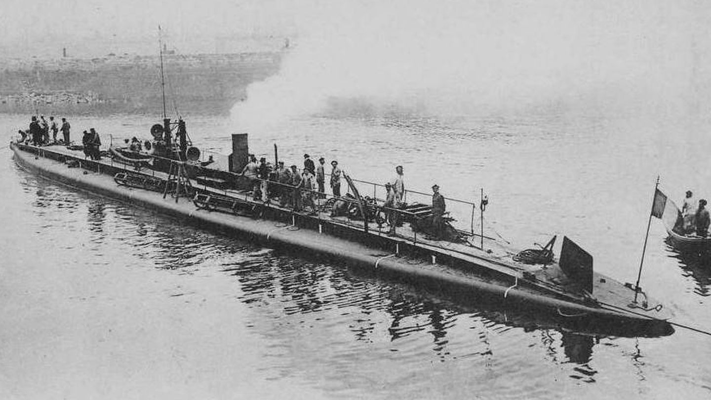 El submarino francés Vendémiaire, hundido tras una colisión en 1912.