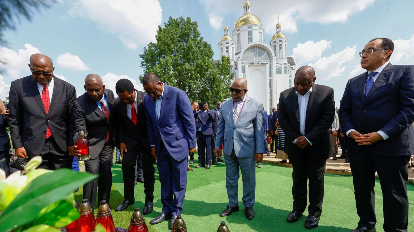 Foto: El presidente de Sudáfrica junto a otros líderes africanos visita Bucha. (Reuters/Valentyn Ogirenko)