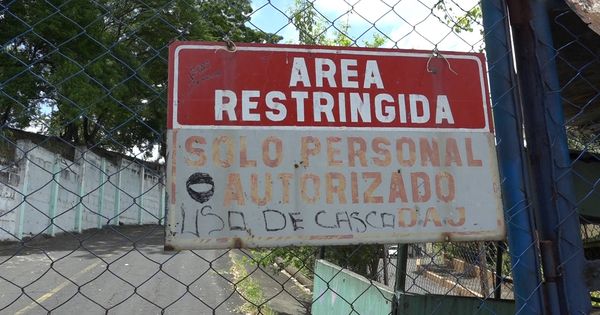 Foto: Entrada de la cárcel de El Chipote, en Managua. (H. Estepa)