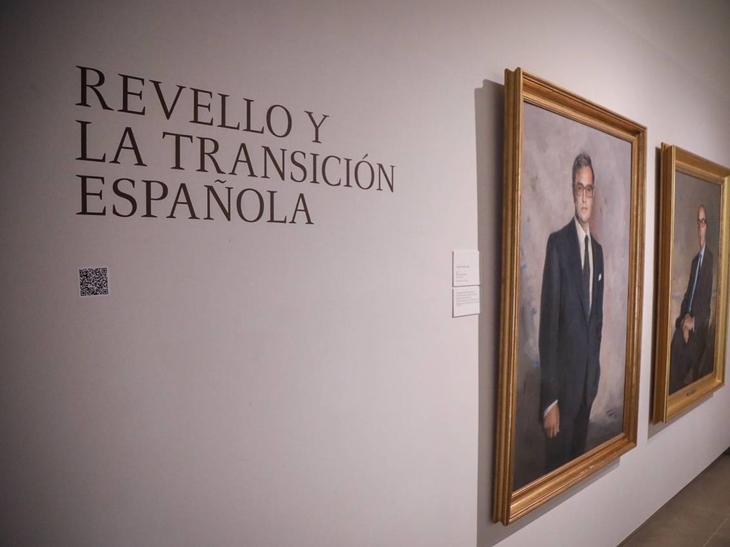 Retratos de Martín Villa y Calvo-Sotelo en la exposición del Museo Revello de Toro.