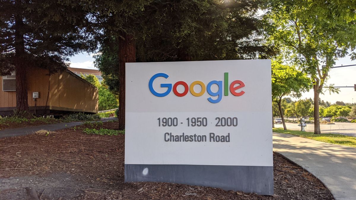 Bruselas acusa a Google de abuso de posición dominante en su negocio publicitario 