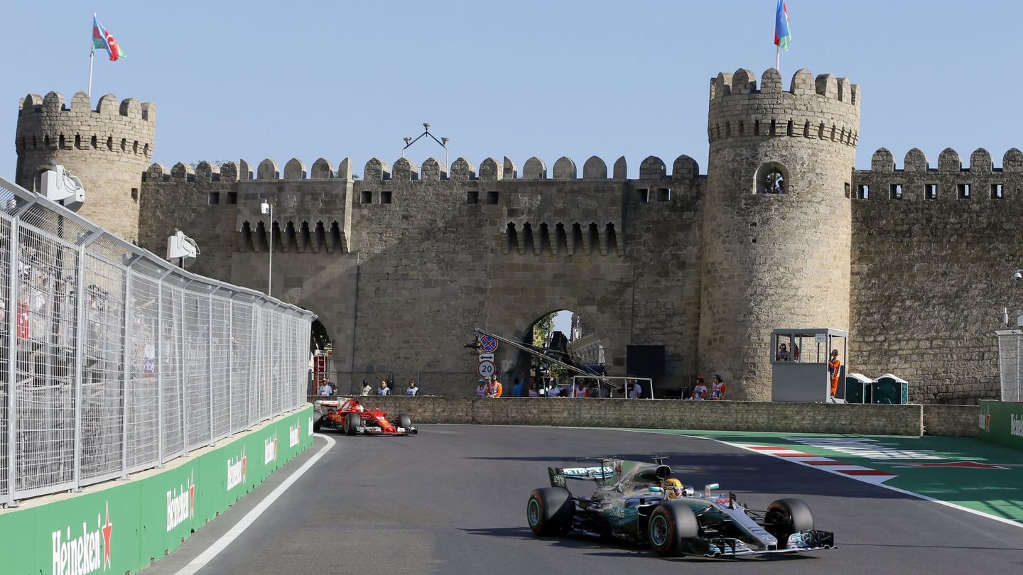 Hasta el incidente, Hamilton fue un rival imparable para Vettel en Bakú. (EFE)