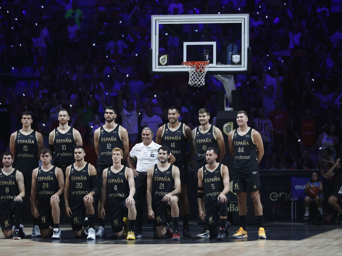 Foto: La selección española de baloncesto posa antes del amistoso España-Estados Unidos. (EFE/Jorge Zapata).