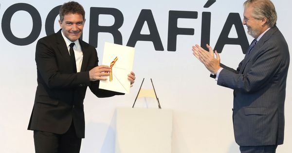 Foto: Antonio banderas recibe el premio nacional de cinematografía. (EFE)