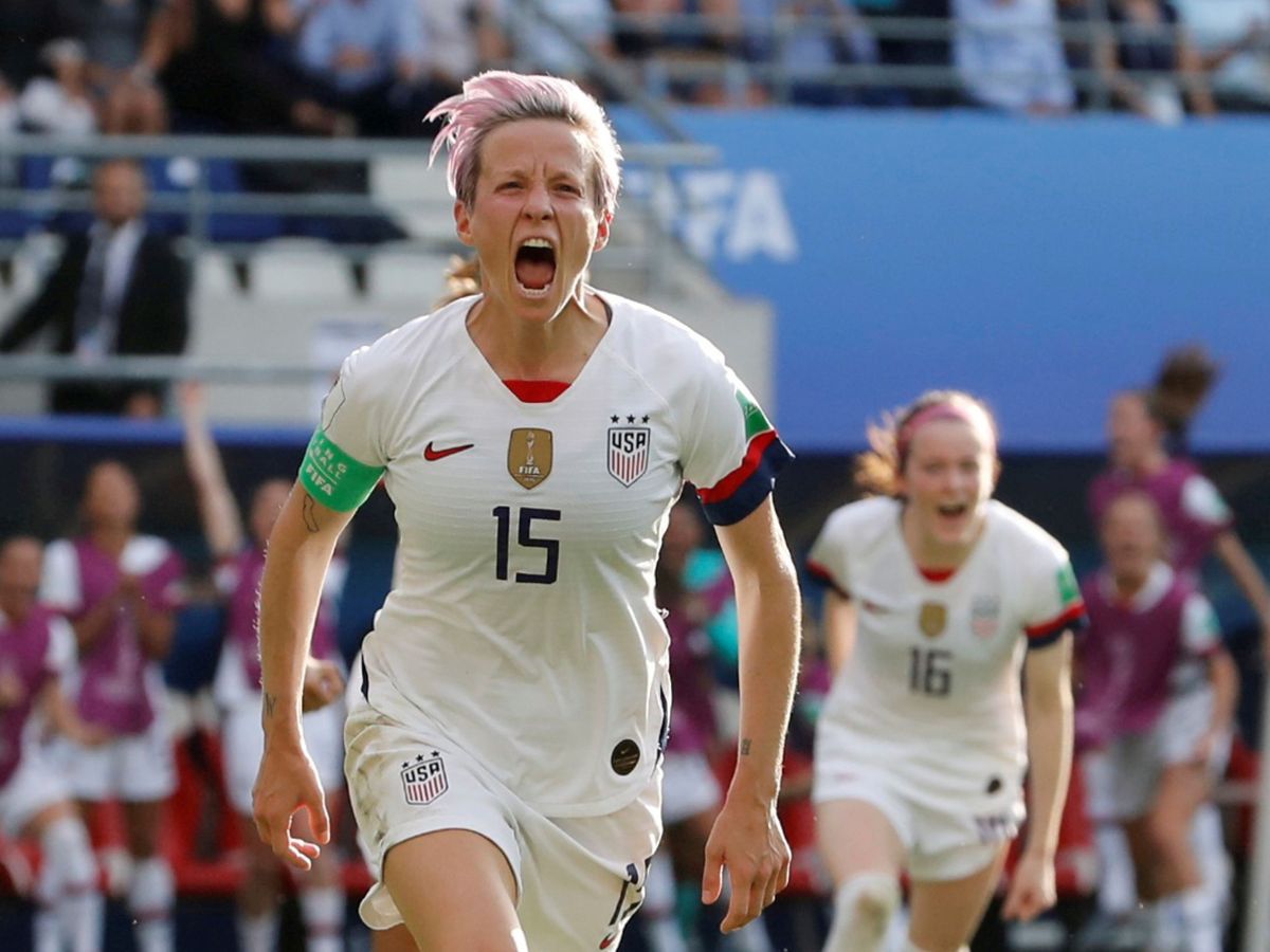 Foto: Megan Rapinoe celebra el gol que le dio a Estados Unidos la victoria contra España en el pasado Mundial de Francia. (Reuters)