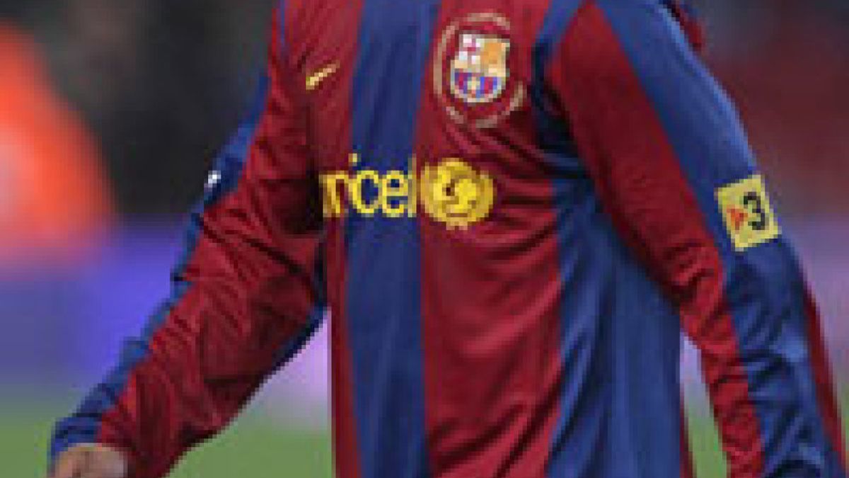 Ronaldinho advierte: "Tengo contrato con el Barcelona hasta 2010"