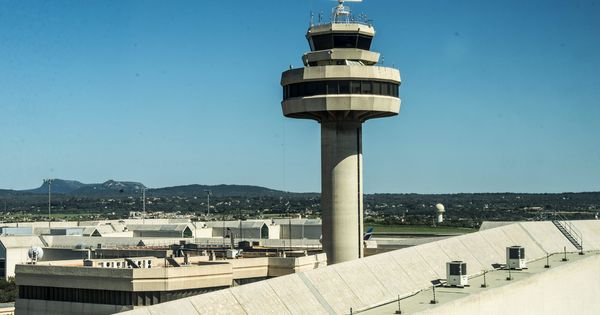 Foto: El aeropuerto de Palma vivió una situación muy tensa (EFE/Cati Cladera)