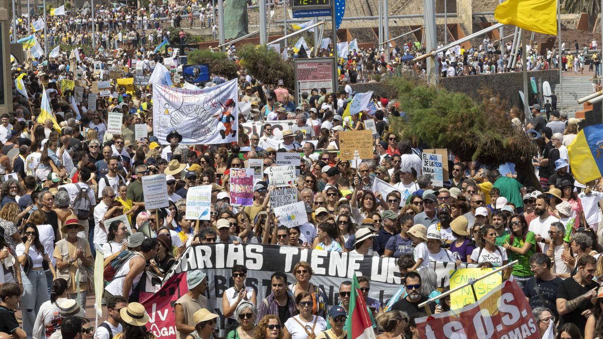 Una marea humana responde en las calles al turismo de masas: Canarias tiene un límite
