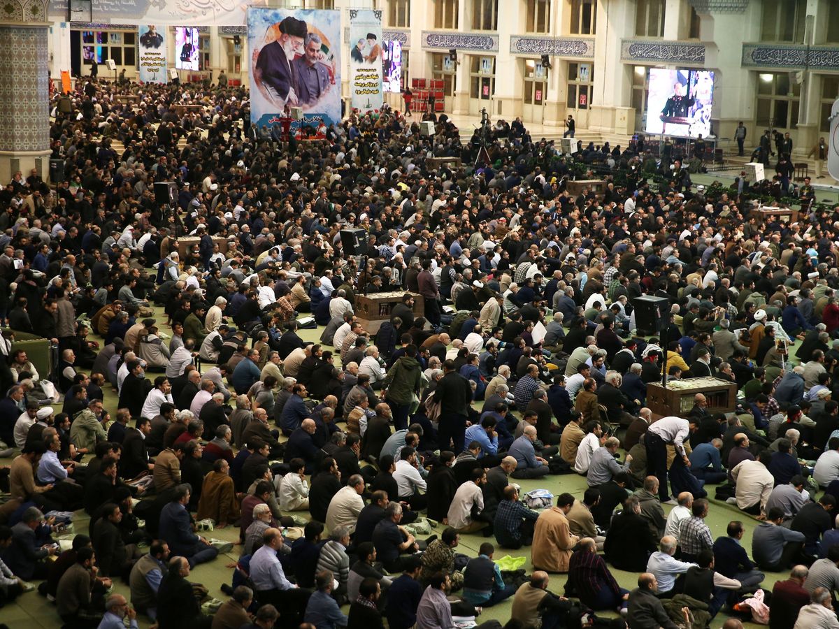 Foto: Ceremonia de conmemoración por los 40 días desde la muerte de Qasem Soleimani (Reuters)