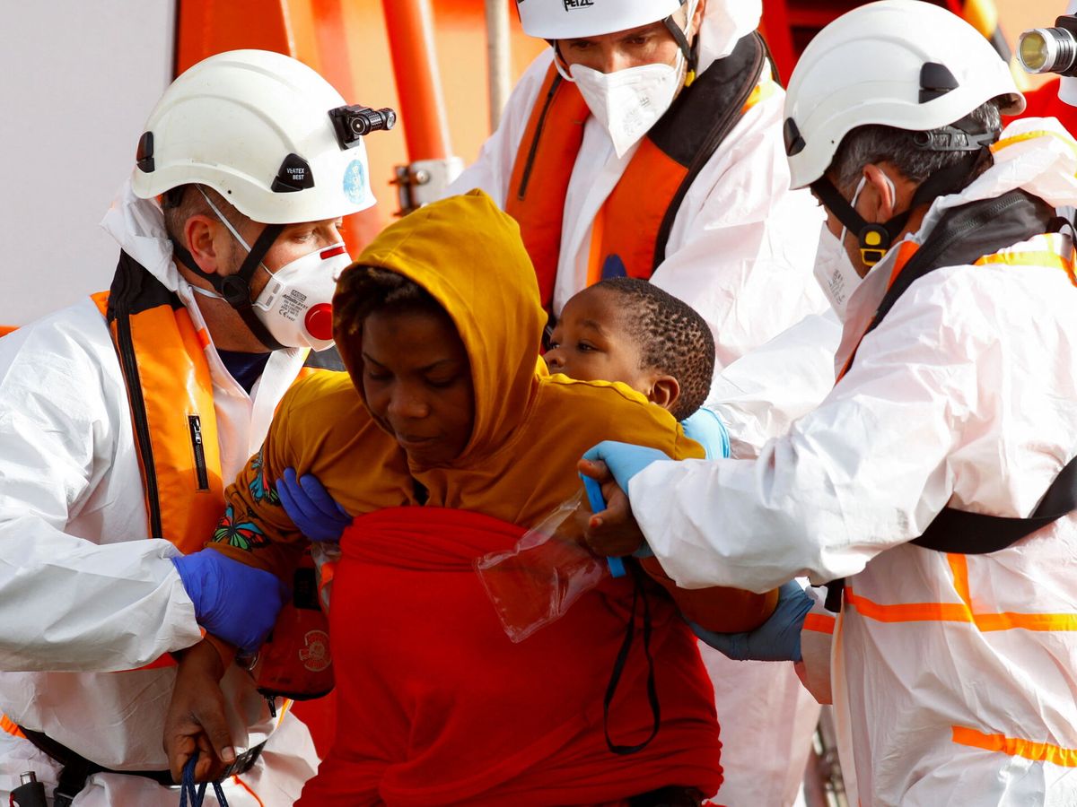 Foto: Migrantes rescatados en Canarias. (Reuters/Borja Suárez)