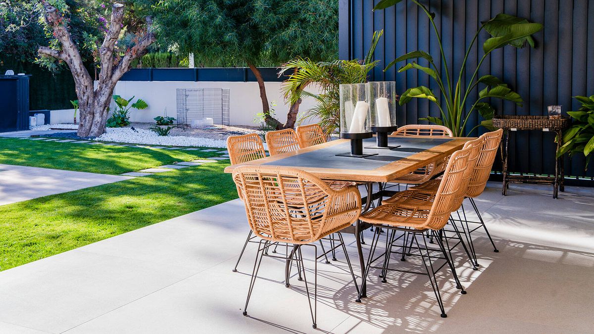 Los muebles de exterior que convertirán tu jardín en un espacio zen