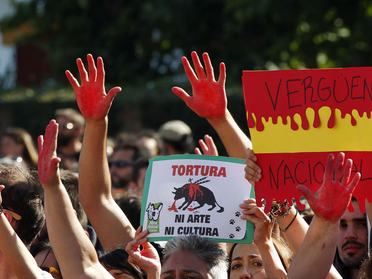 Foto: Protesta contra la tauromaquia en Gijón. (EFE)