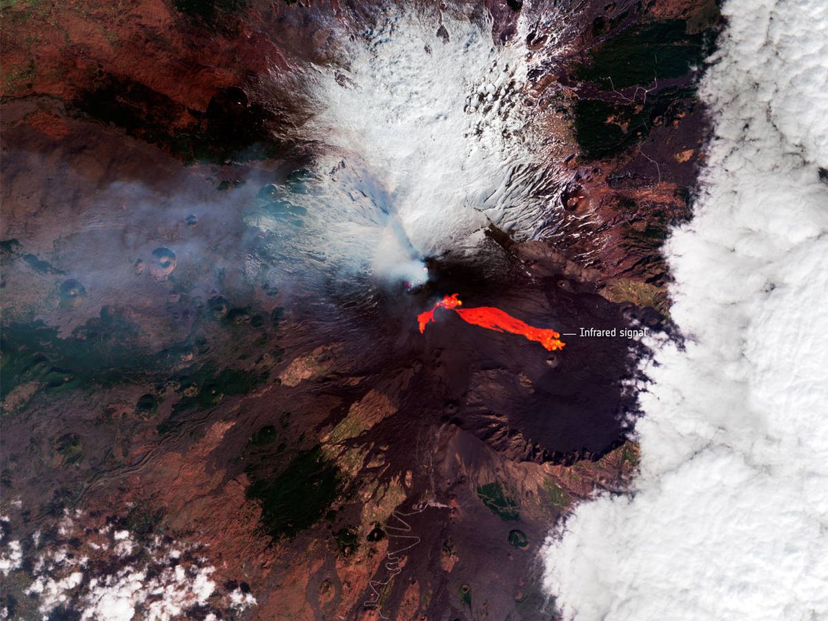 Foto: La fotografía publicada por la ESA permite distinguir los ríos de lava en varias direcciones